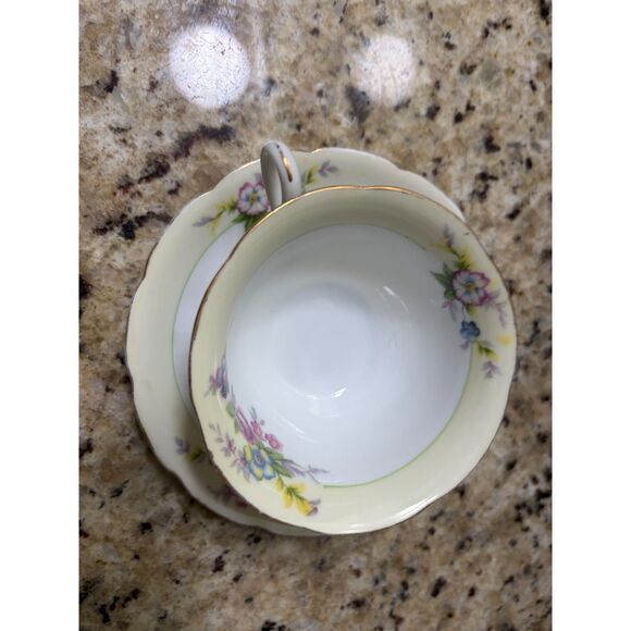 Chikaramachi Porcelain Made in Japan Teacup and Saucer Soft Yellow with Florals - Picture 4 of 8